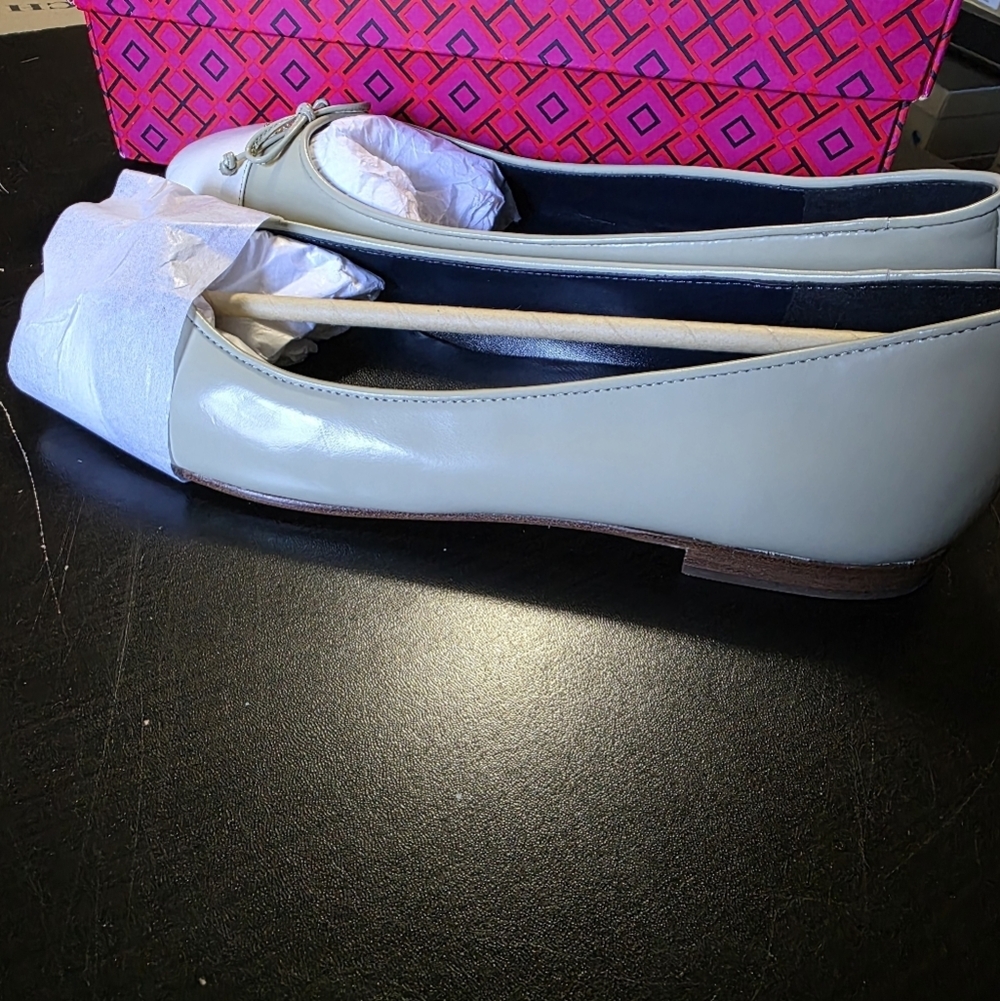 TORY BURCH Leather Cap Toe Ballet Flats Oyster/Silver Women's Various sizes - Picture 3 of 4